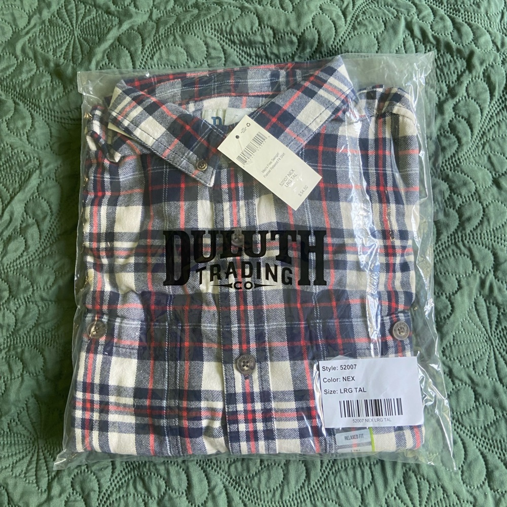 NWT Duluth Free Swinging Flannel Relaxed Fit